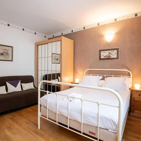 Apartment In Red And Black - Nice Flat In Tours